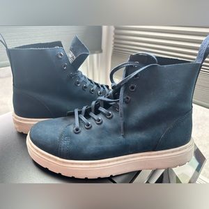 Dr Martens women suede boots